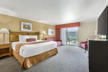 Best Western Plus Arroyo Roble Hotel & Creekside Villas