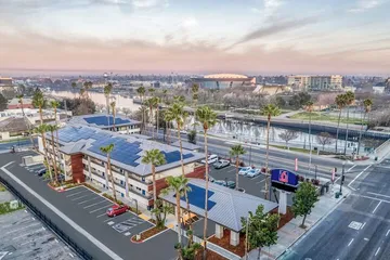 Studio 6 Suites – Stockton CA – Waterfront