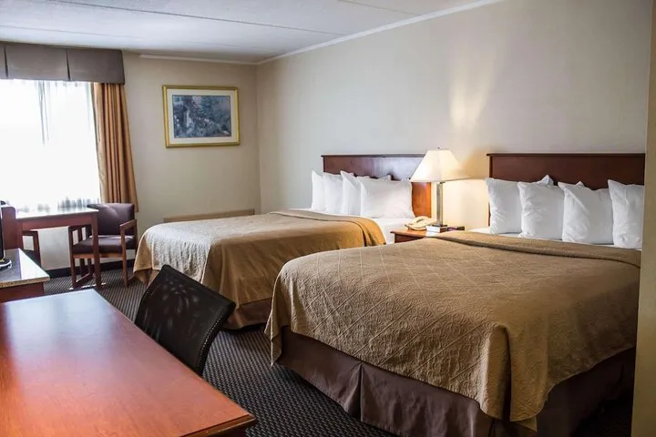 Room 4 of 15