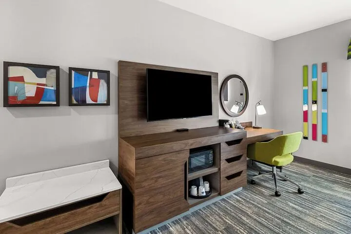 Room 4 of 39