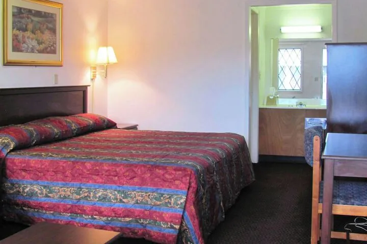 Room 4 of 23