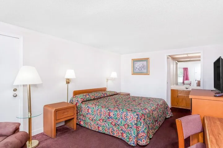 Room 4 of 19