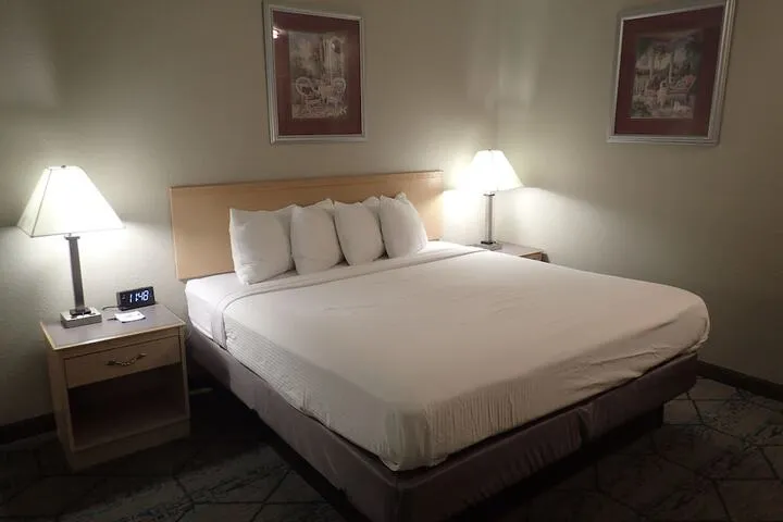 Room 4 of 42