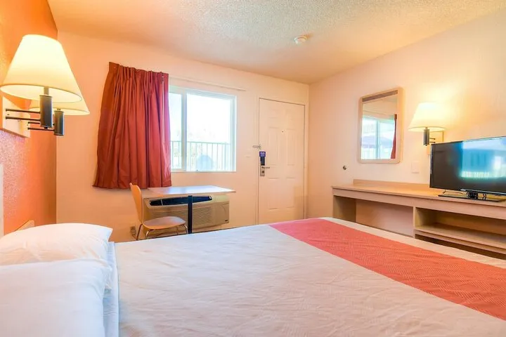 Room 5 of 30
