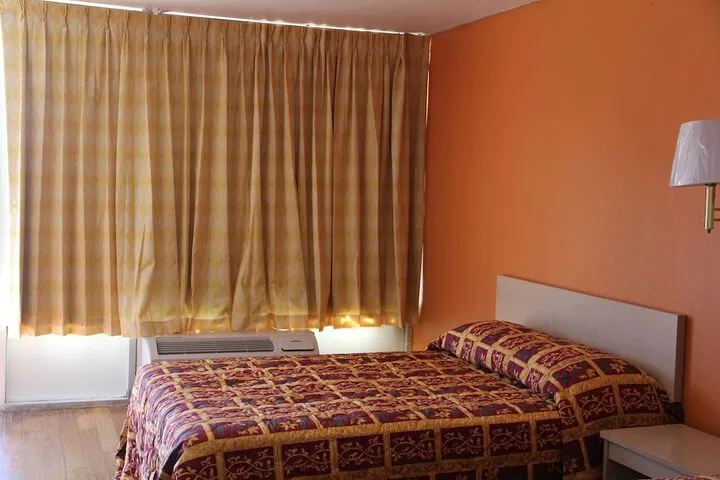 Room 3 of 37