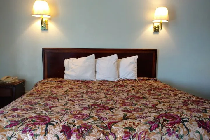 Room 5 of 41