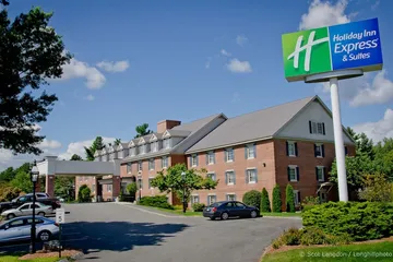 Holiday Inn Express & Suites Merrimack – Nashua by IHG