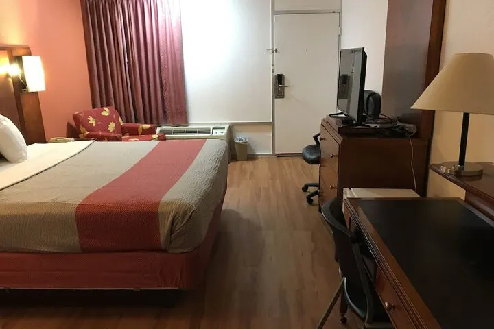 Room 5 of 61