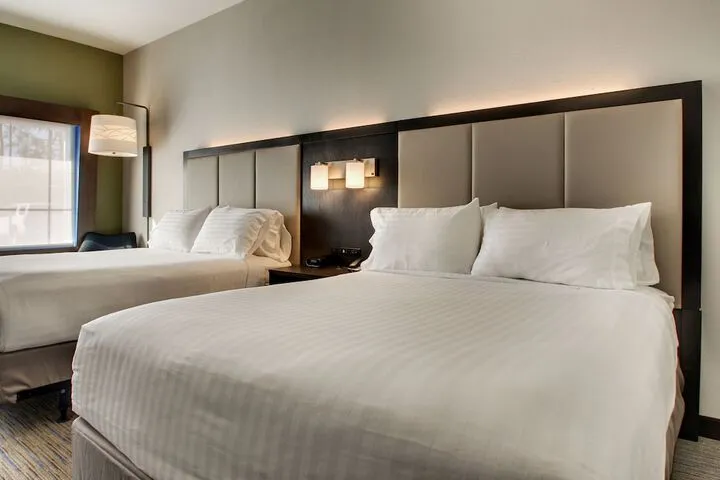 Room 5 of 56