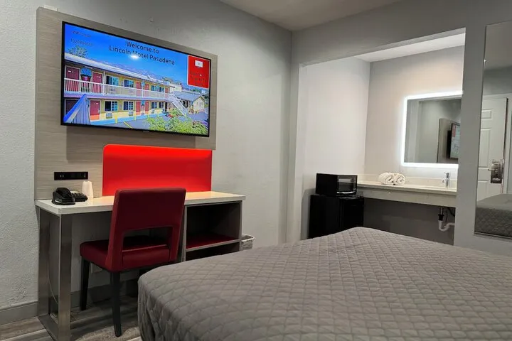 Room 4 of 54