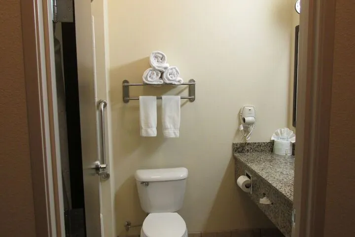 Room 3 of 75
