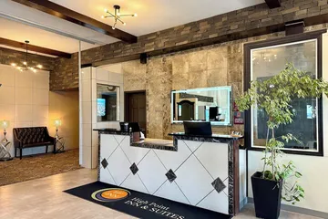 High Point Inn & Suites Peace River