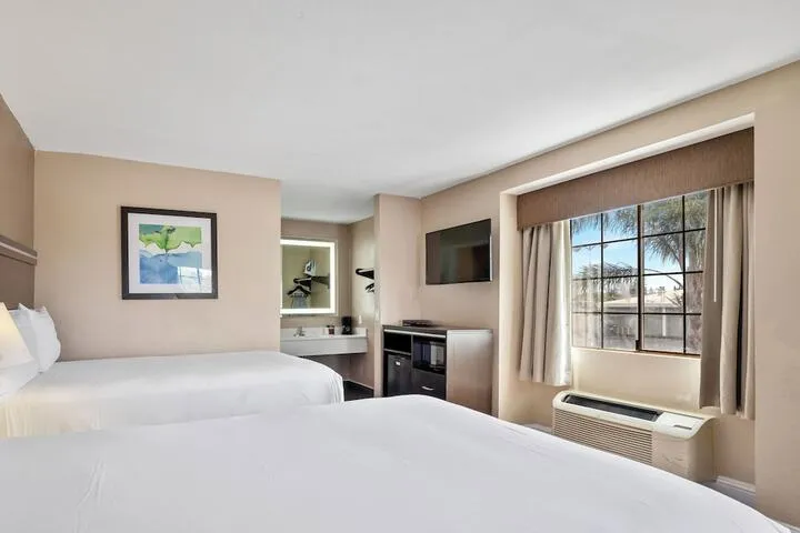 Room 5 of 17