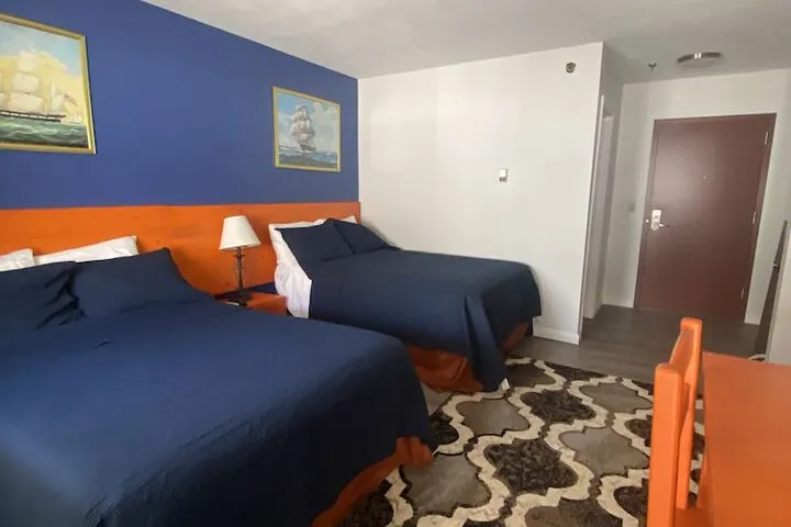 Room 5 of 93