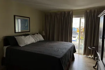 SHIPS INN Hotel