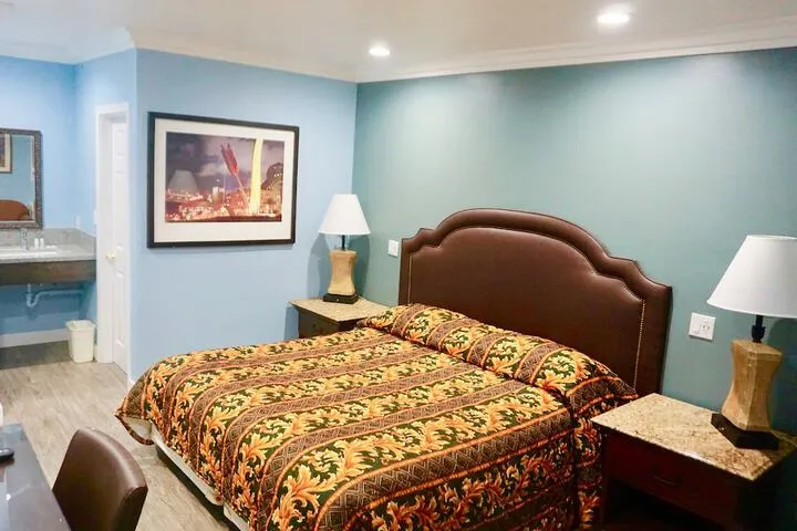 Room 5 of 22