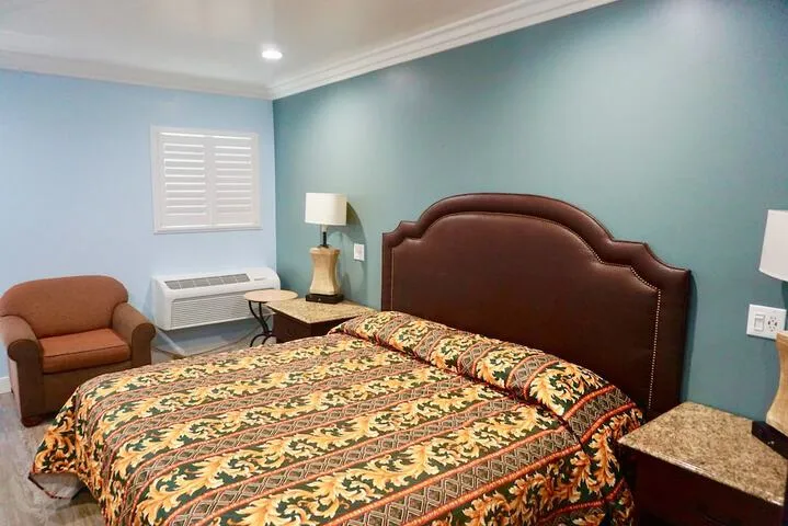 Room 4 of 22