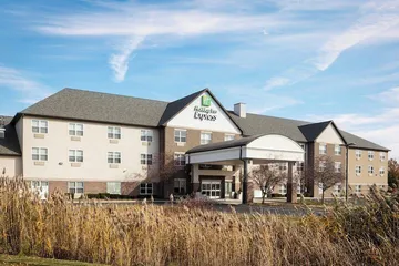 Holiday Inn Express & Suites Green Bay East by IHG