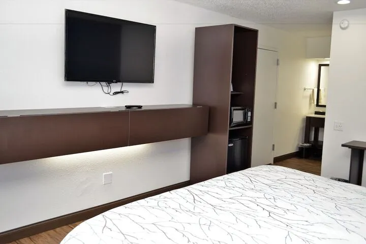 Room 5 of 25