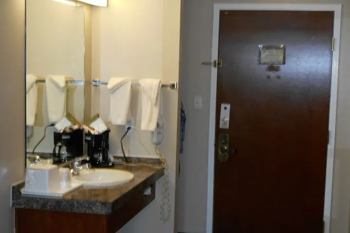 Room 5 of 22