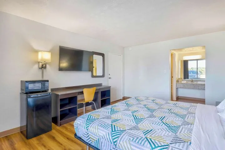 Room 5 of 19