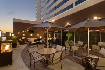 Hilton Chicago / Oak Brook Suites