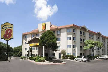 Super 8 by Wyndham Austin North / University Area