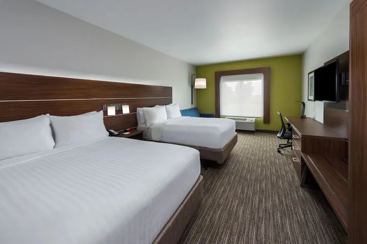Room 2 of 43