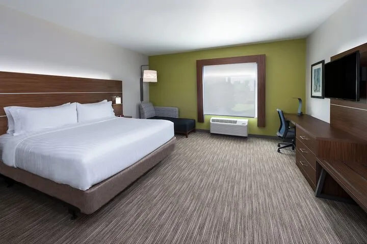 Room 5 of 43