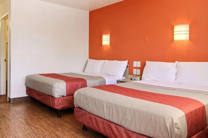 Room 5 of 25