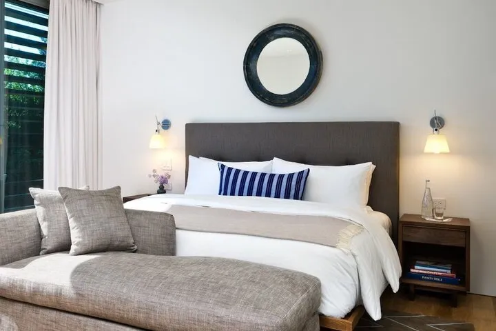 Room 2 of 66
