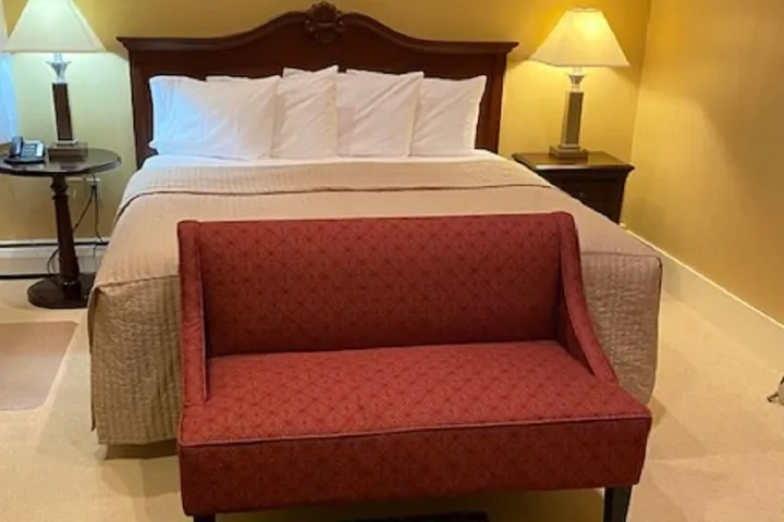 Room 4 of 30