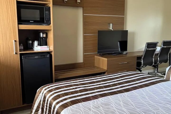Room 5 of 27