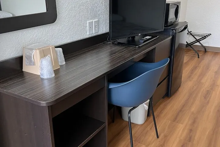 Room 5 of 50