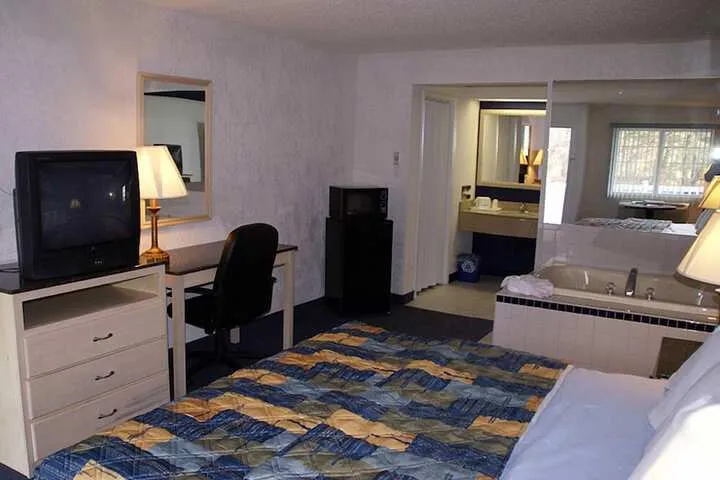 Room 3 of 51