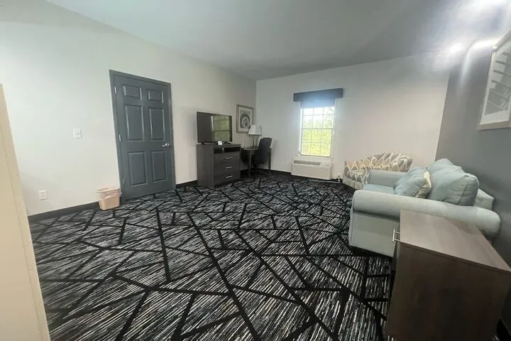 Room 4 of 43