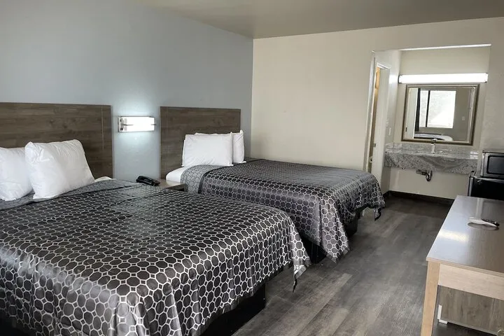Room 5 of 11