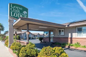 Lone Oak Lodge
