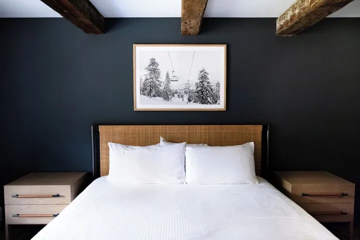 Room 5 of 11