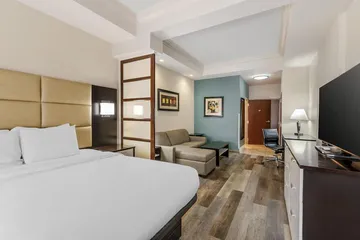 Best Western Plus JFK Inn & Suites