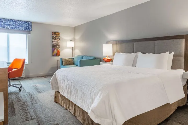 Room 4 of 27