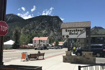 Snowshoe Motel