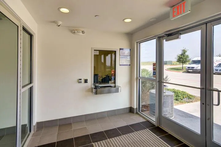 Check-in/check-out kiosk