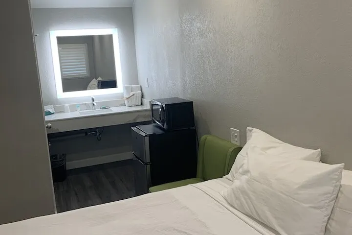 Room 3 of 15