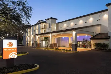 Mai Hana Hotel & Suites