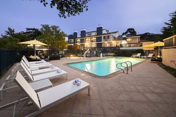 Mariposa Inn & Suites
