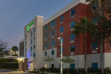 Holiday Inn Express Hotel & Suites Ft. Lauderdale Airport / Cru by IHG