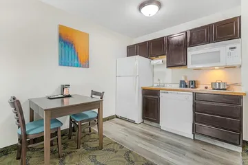 MainStay Suites Madison Airport