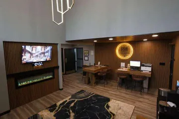 Plymouth Suites Hotel
