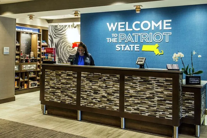 Concierge desk